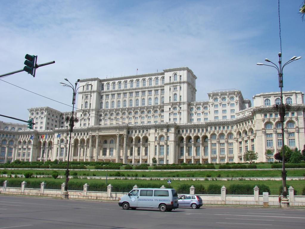 Color Apartments Downtown Bucharest Exterior photo